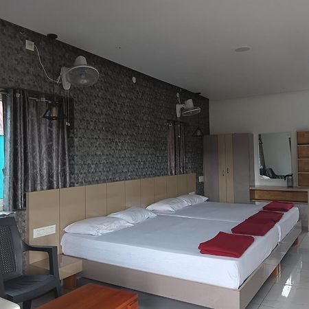 Hilltop Hotel Vālpārai Buitenkant foto