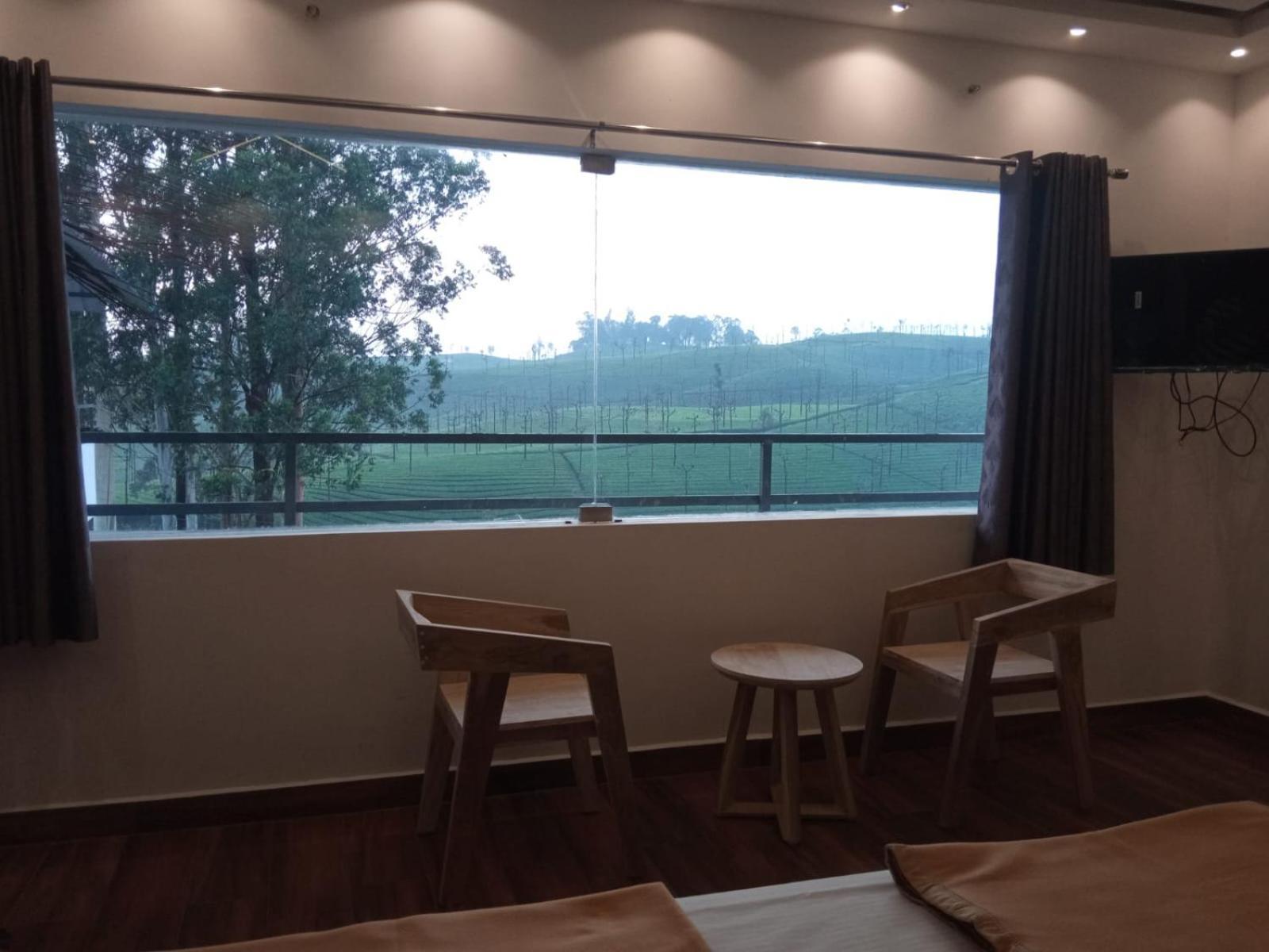 Hilltop Hotel Vālpārai Buitenkant foto